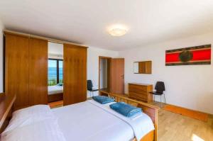 Postel nebo postele na pokoji v ubytování Apartment in Novi Vinodolski 39131