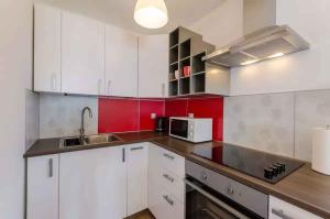 Kuchyň nebo kuchyňský kout v ubytování Apartment in Novi Vinodolski 39131