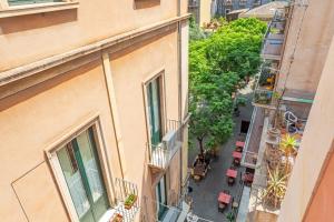 vista aerea su un balcone di un edificio di Matrangela B&B Catania a Catania