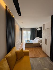 Postel nebo postele na pokoji v ubytování Hotel Qetesia-Te Indriti + 37 fotografií