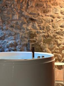 Fotografia z galérie ubytovania Gratteri Stone Jacuzzi House v destinácii Gratteri
