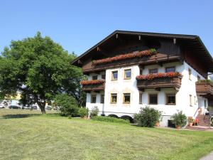A garden outside Schleicherhof V