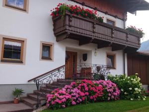 A garden outside Schleicherhof V
