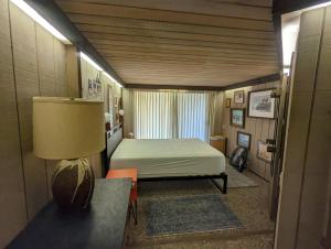 Postel nebo postele na pokoji v ubytování New! Lwardcove - Beachfront Beauty!