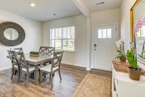 Imagen de la galería de Pool Access, 2 Mi to Main St Fountain Inn Home!, en Simpsonville