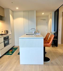 Gallery image of Luxury apartment at Queens Wharf Tower in Brisbane +30 photos