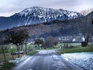 Afbeelding uit fotogalerij van Alpine Getaway with Pool in Giez