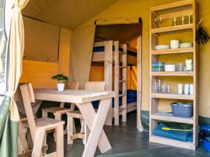 Foto dalla galleria di Glamping by the Water in Zelhem a Zelhem