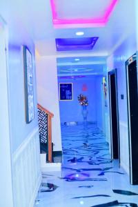 Foto sihtkohas Akinde asuva majutusasutuse 645 Hotel and Suit galeriist
