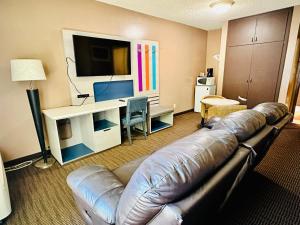 Μια τηλεόραση ή/και κέντρο ψυχαγωγίας στο Hotel Pacific Garden +33 φωτογραφίες