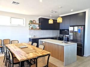 Η κουζίνα ή μικρή κουζίνα στο Jetty Nights