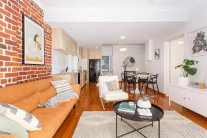 Χώρος καθιστικού στο West End Courtyard Retreat