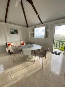 Fotografie z fotogalerie ubytování Appartement confortable à Rivière Pilote 42 m² avec vue v destinaci Rivière-Pilote