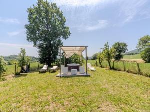 Zahrada ubytování Farmhouse in Marche with Private Pool