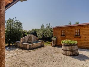 Zahrada ubytování Farmhouse in Marche with Private Pool