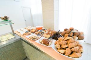 Comida no hotel ou em algum lugar perto