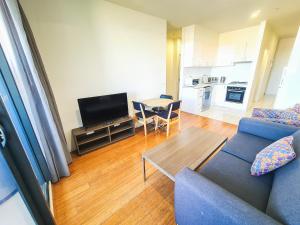 Kuchyň nebo kuchyňský kout v ubytování Exodus Dandenong Apartment Hotel