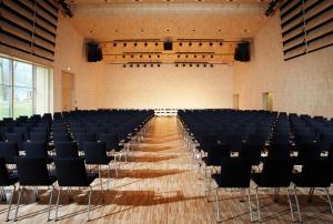 The business area and/or conference room at CMA Stift Ossiach