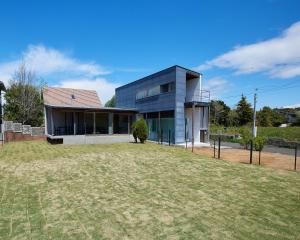 Το κτήριο όπου στεγάζεται  η βίλα