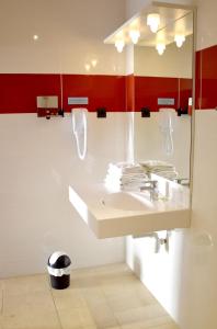 Phòng tắm tại Logis Des Sources