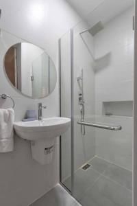 Koupelna v ubytování 4BR Apt-Swimming-Pool-Gym-WiFi