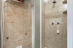 Koupelna v ubytování Studio Valleverde 26B - Happy Rentals + 13 fotografií