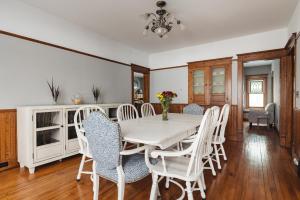 Gallery image of Spacious Victorian 5 BDR Broomhead Farmhouse - 5721 in Rapid City