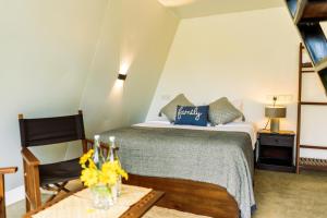 Postel nebo postele na pokoji v ubytování Camp Leopard - Yala Safari Glamping