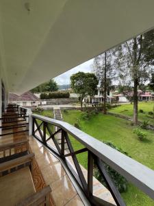 Sibayak Multinational Rest House外面的花园