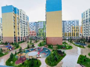 Ο χώρος παιχνιδιού για παιδιά στο Almatym 22 Apartment