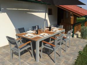 Zdjęcie z galerii obiektu Eisenberg Chalet w mieście Eisenberg an der Pinka