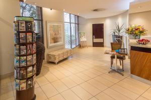 a lobby of a hospital with a waiting room at City Lodge Hotel Lynnwood in Pretoria