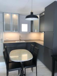 Kuchyňa alebo kuchynka v ubytovaní Residencia MIRAPUERTO