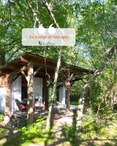 Un cartel que dice "casa de hielo en el hijo" en Les Landines, en Origne