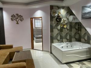 Un baño de SL Homes