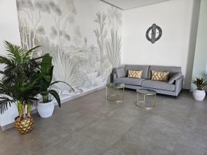 Ein Sitzbereich in der Unterkunft Ocean View Penthouse