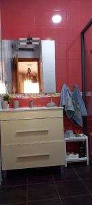 Bilik mandi di Red Apartamento