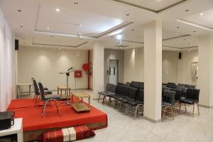 Hotel Rajadhiraj的休息区