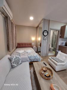 Posteľ alebo postele v izbe v ubytovaní STUDIO 1 Irini