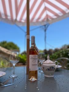 Ποτά στο La confidentielle Centre ville Arles Terrasse