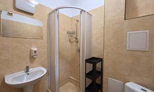 Ένα μπάνιο στο City Hostel +46 φωτογραφίες