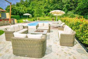 Gallery image of Villa 3 Bed 4 Bath Sleeps 8 Pool Hot tub Air Con in Villafranca in Lunigiana