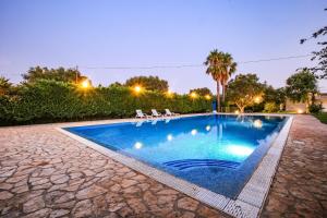 Bazén v ubytování Villa con parco e piscina nebo v jeho okolí + 44 fotografií