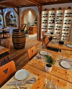 Restaurace v ubytování Lärchen Lodge