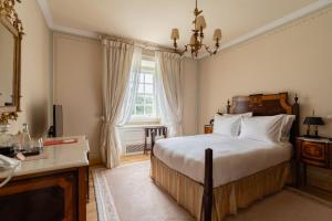 Cama ou camas em um quarto em Valverde Sintra Palácio de Seteais - The Leading Hotels of the World