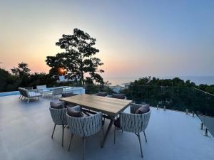 Naturlandskabet i nærheden af villaen