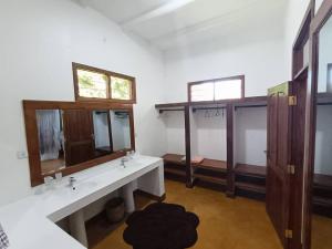 Koupelna v ubytování Kivulini