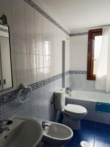 Ένα μπάνιο στο Capricho en Colombres 2