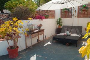 Posezení v ubytování Little Bali Javea