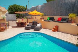Bazén v ubytování Little Bali Javea nebo v jeho okolí